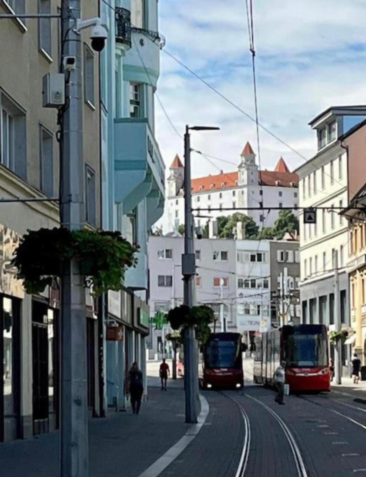 Ferienwohnung Plaza De Luxe Pressburg Exterior foto